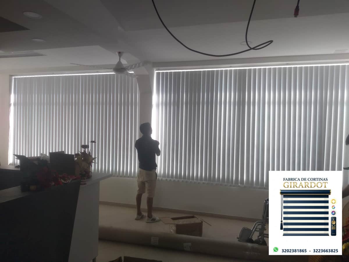 Instalación Persiana Vertical