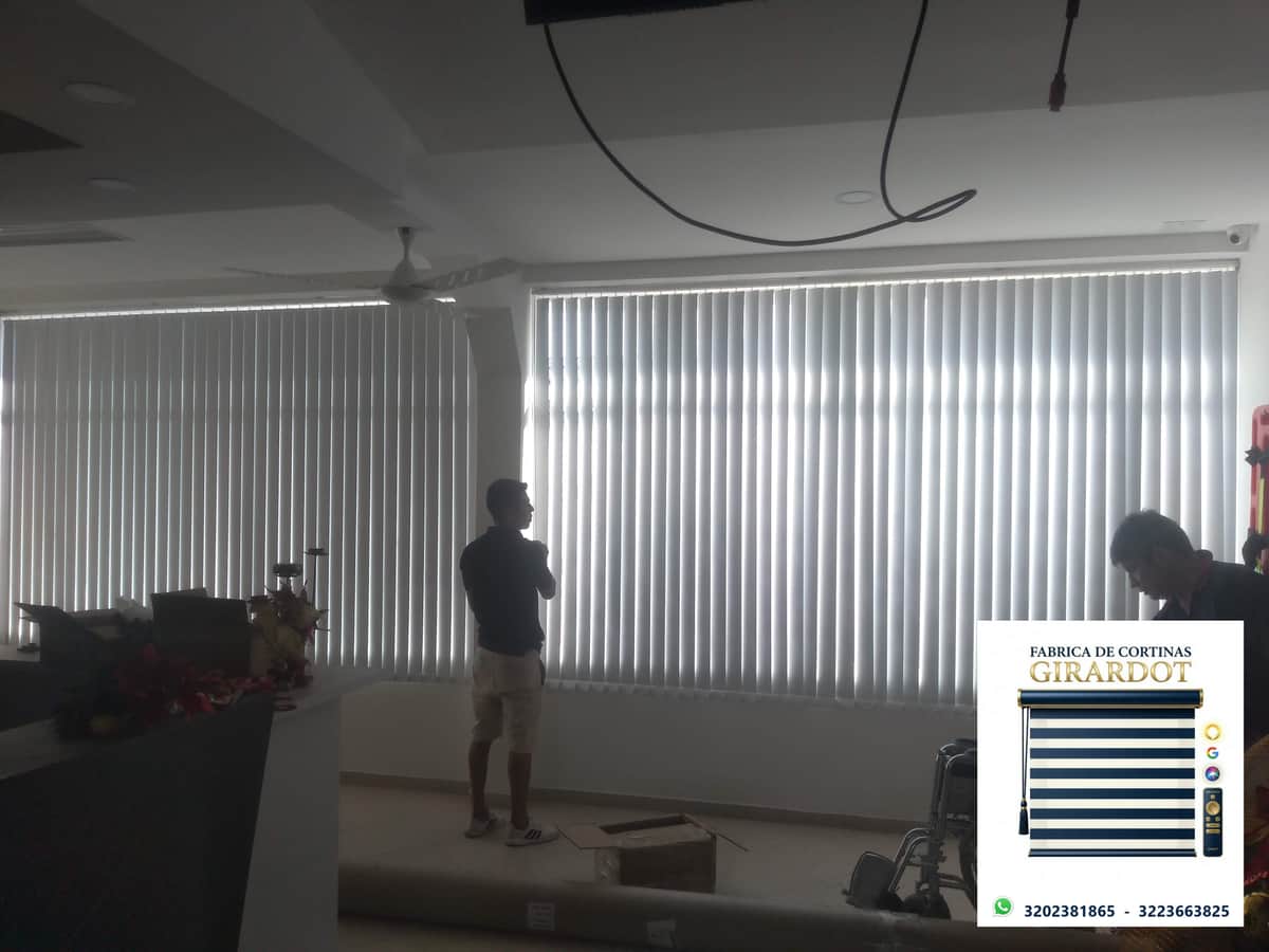 Instalación Persiana Vertical
