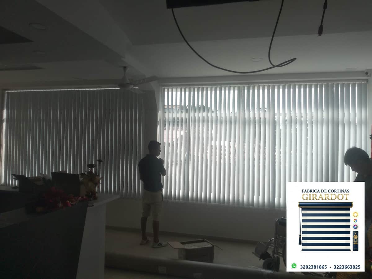 Instalación Persiana Vertical